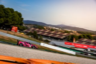 #83 Iron Dames - Rahel FREY - Sarah BOVY - Michelle GATTING - Ferrari 488 GT3 - Gold Cup, Race, Start

