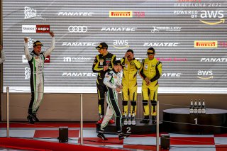 Podium, Race
