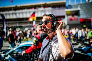 Grid Walk, Race
