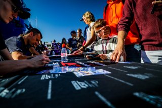 Ambiance, Autograph Session
