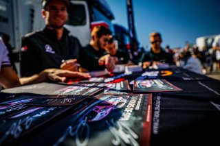 Ambiance, Autograph Session
