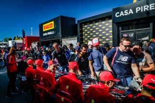 Ambiance, Autograph Session
