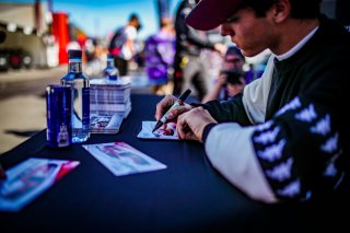 Ambiance, Autograph Session
