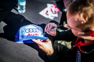 Ambiance, Autograph Session
