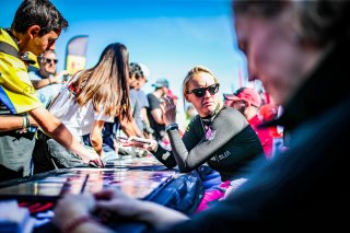 Ambiance, Autograph Session
