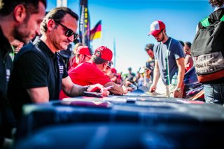 Ambiance, Autograph Session
