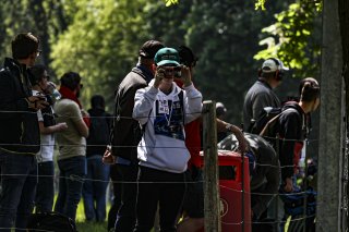 Ambiance, Race 1
