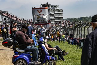 Ambiance, Race 1
