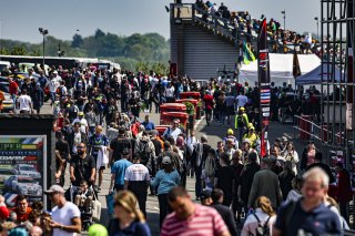 Ambiance, Race 1
