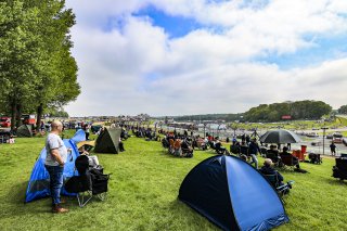 Ambiance, Race 1
