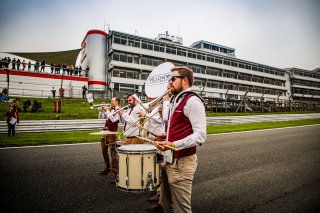 Grid Walk, Race 1
