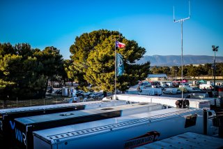 Paddock, Setup
