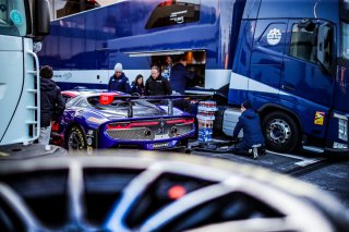 Paddock, Setup
