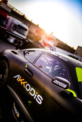 Paddock, Setup
