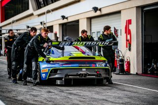 #96 Rutonik Racing - Porsche 992 GT3 R, Prologue
