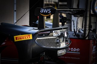 Bronze Test, Pitlane

