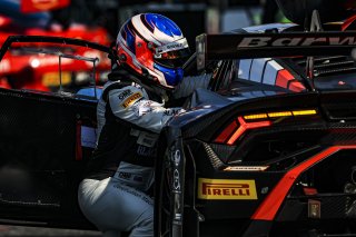 Bronze Test, Pitlane
