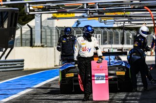 Bronze Test, Pitlane
