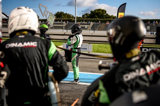 #55 - Dinamic GT Huber Racing - Benjamin BARKER - Marius NAKKEN - Philipp SAGER - Porsche 911 GT3 R (992) - BRONZE, Race
 | © SRO / Kevin Pecks 1VIER