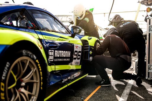 #96 - Rutronik Racing - Thomas PREINING - Laurin HEINRICH - Dennis OLSEN - Porsche 911 GT3 R (992) - PRO, Race
 | © SRO / Kevin Pecks 1VIER