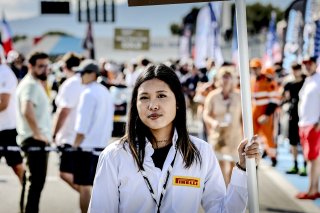 Gridwalk, Race

