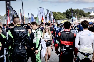 Gridwalk, Race
