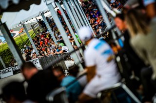 Ambiance, Race
