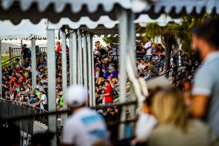 Ambiance, Race
