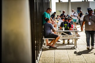 Ambiance, Race
