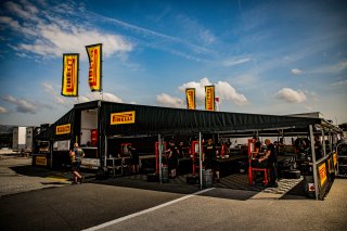 Paddock, Pirelli
