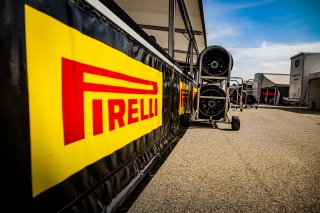 Paddock, Pirelli
