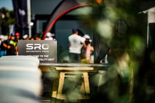 Ambiance, Paddock
