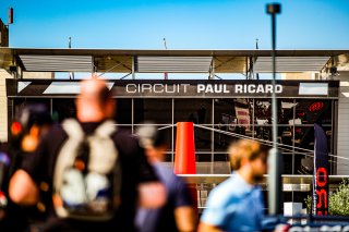 Ambiance, Paddock
