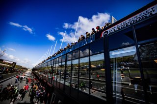 Ambiance, Podium
