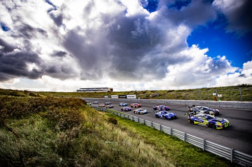 #46 - Team WRT - Valentino ROSSI - Maxime MARTIN - BMW M4 GT3 - PRO, Start
 | © SRO - TWENTY-ONE CREATION | Jules Benichou