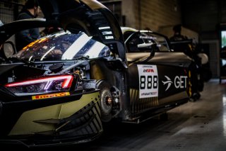 #888 - CSA Racing - Audi R8 LMS GT3 EVO II, Pitlane, Test Session

