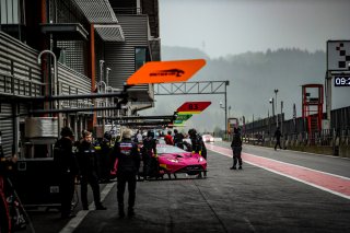 #83 - Iron Dames - Lamborghini Huracan GT3 EVO2, Pitlane, Test Session
