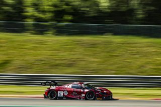 #5 - Optimum Motorsport - McLaren 720S GT3 EVO, Test Session
