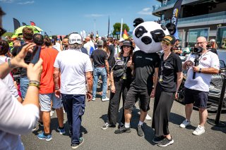 #90 - Madpanda Motorsport - Jesse SALMENAUTIO - Ezequiel PEREZ COMPANC - Mercedes-AMG GT3 EVO - SILVER, FGTWC, Grid Walk, Race 1
