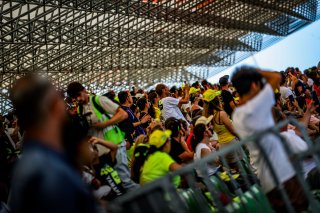 Ambiance, Race 2
