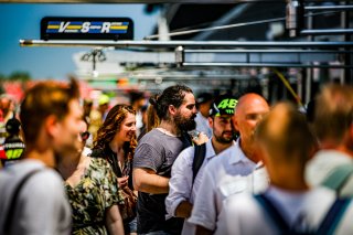Ambiance, Pit Walk
