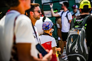 Ambiance, Pit Walk
