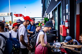 Ambiance, Pit Walk
