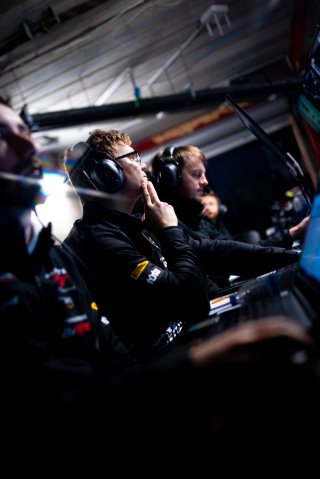 Pitlane, Race
