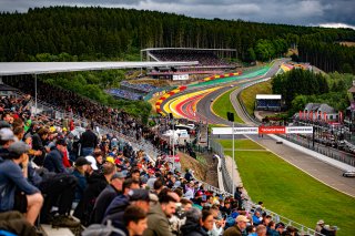 Ambiance, Race
