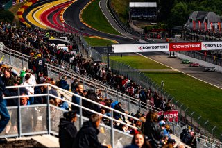 Ambiance, Race
