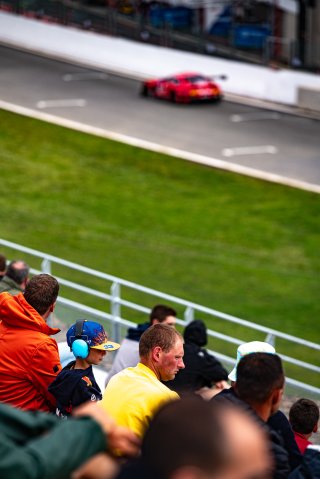 Ambiance, Race
