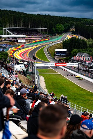 Ambiance, Race
