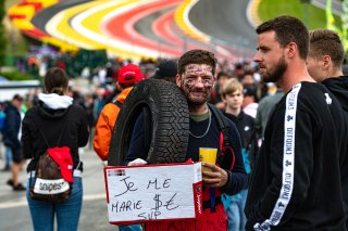 Ambiance, Race

