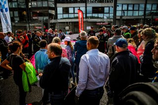 Grid Walk, Race
